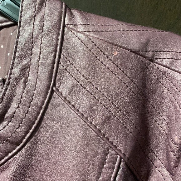 MAURICE’S WOMEN FAUX LEATHER JACKET—brown/burgundy purple color size M‎ - Picture 9 of 9